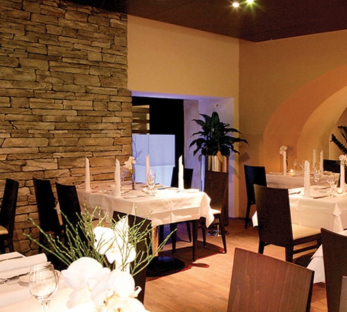 Restaurant with Isola Gold